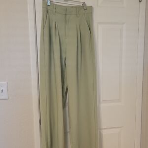 Womena Stylish Green Pleated Trousers